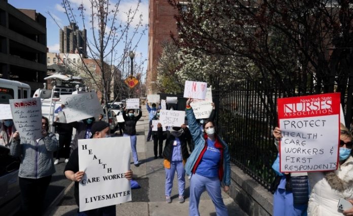 US-HEALTH-VIRUS-NURSES
