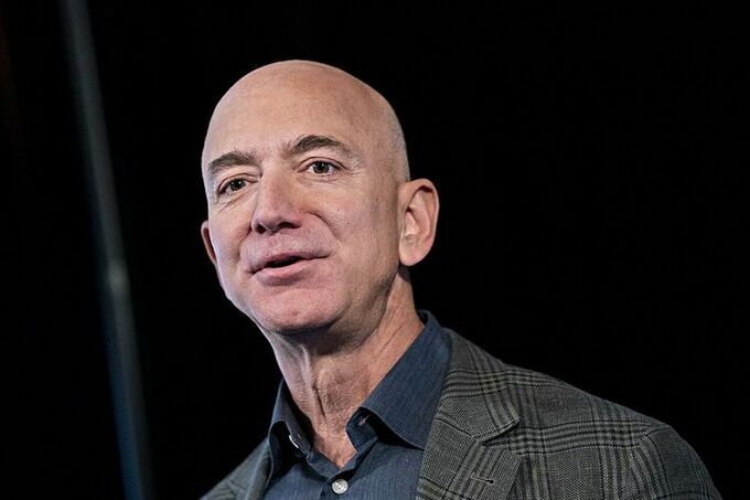 Jeff Bezos thành người đầu tiên có 200 tỷ USD